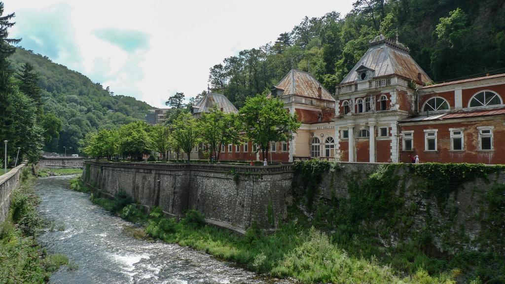 Pensiunea Floare De Colt Hotel Băile Herculane Exterior foto