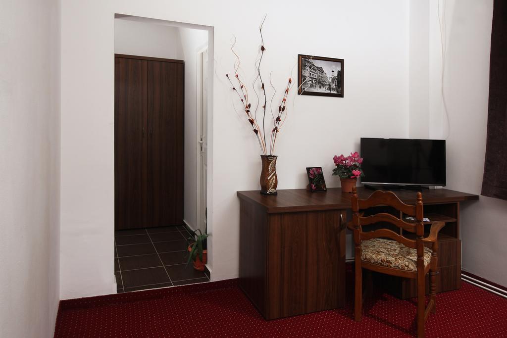 Pensiunea Floare De Colt Hotel Băile Herculane Exterior foto
